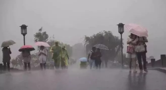 河北发布下一轮大雨预报,局地暴雨来袭,需警惕山洪与城市内涝 河北发布下一轮大雨预报,局地暴雨来袭,需警惕山洪与城市内涝